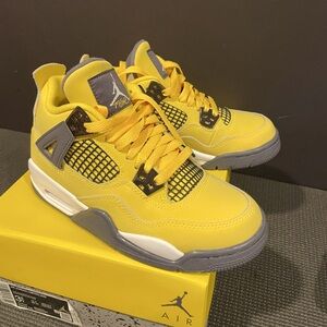 Air Jordan Retro 4- SZ 3.5Y